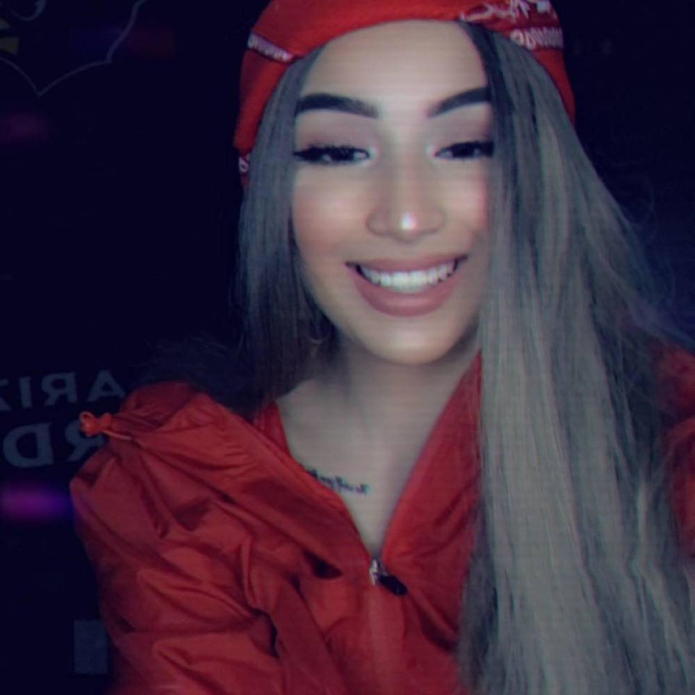 Meet your Posher, Alisia